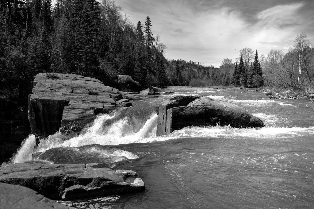 Pigeon River Upper Falls by tosee