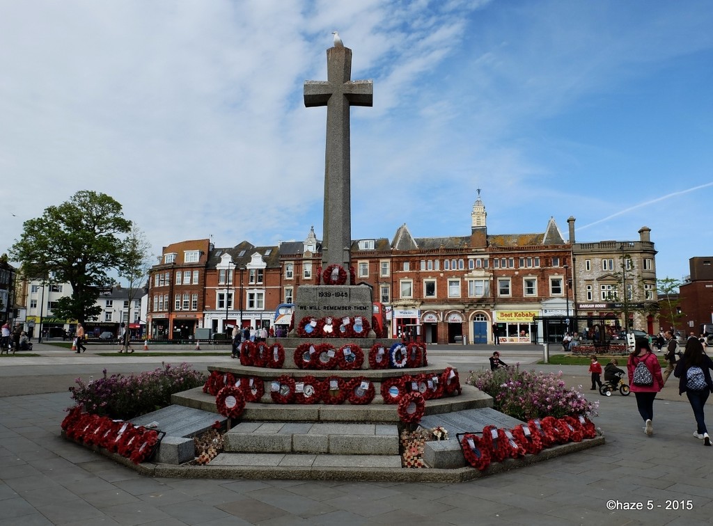 Exmouth: remembrance for VE Day by quietpurplehaze