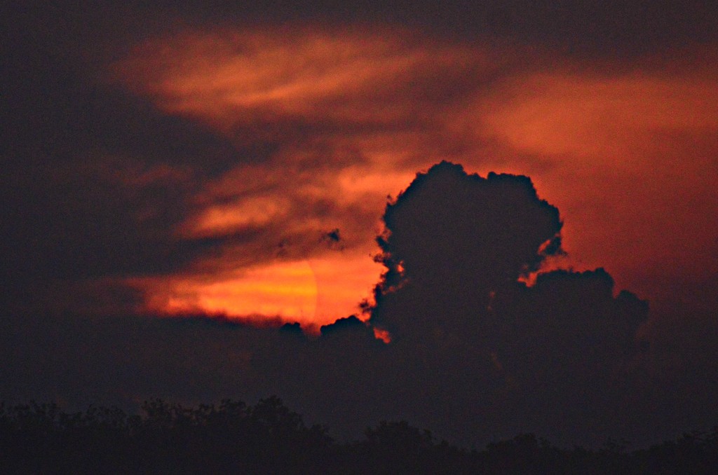 Sunrise and Cloud Juxtaposition by kareenking