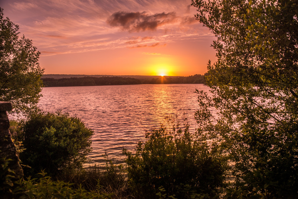 Sunset over Paimpont Lake... by vignouse