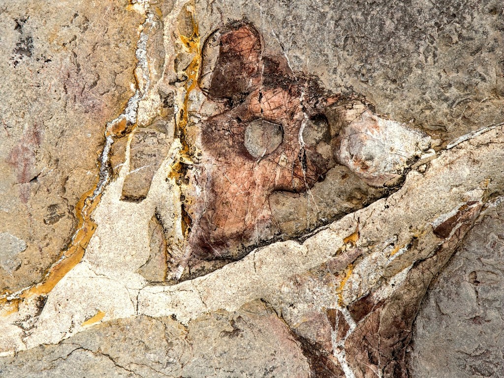In the rock by dulciknit