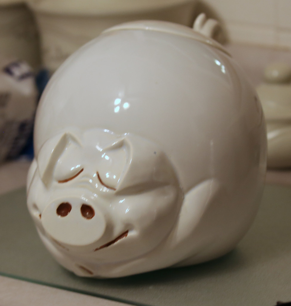Pig Cookie Jar by svestdonley