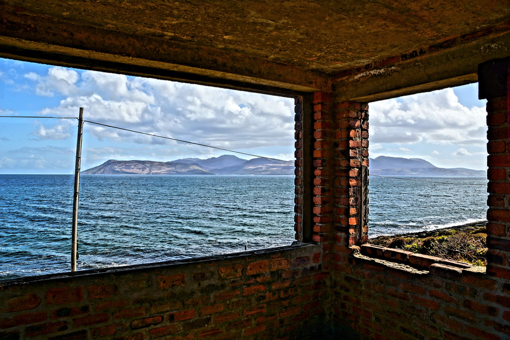 LOOKING OUT OVER ISLE OF ARRAN by markp