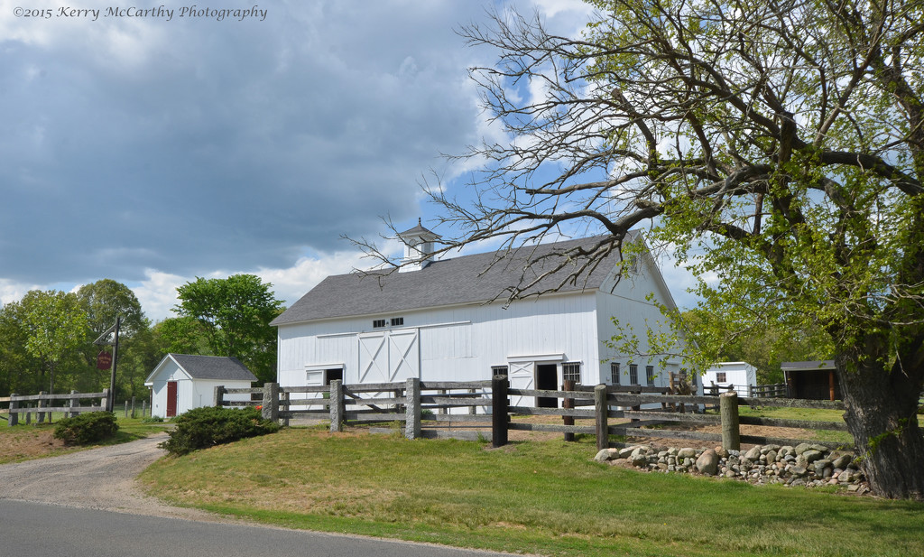 Horse barn by mccarth1