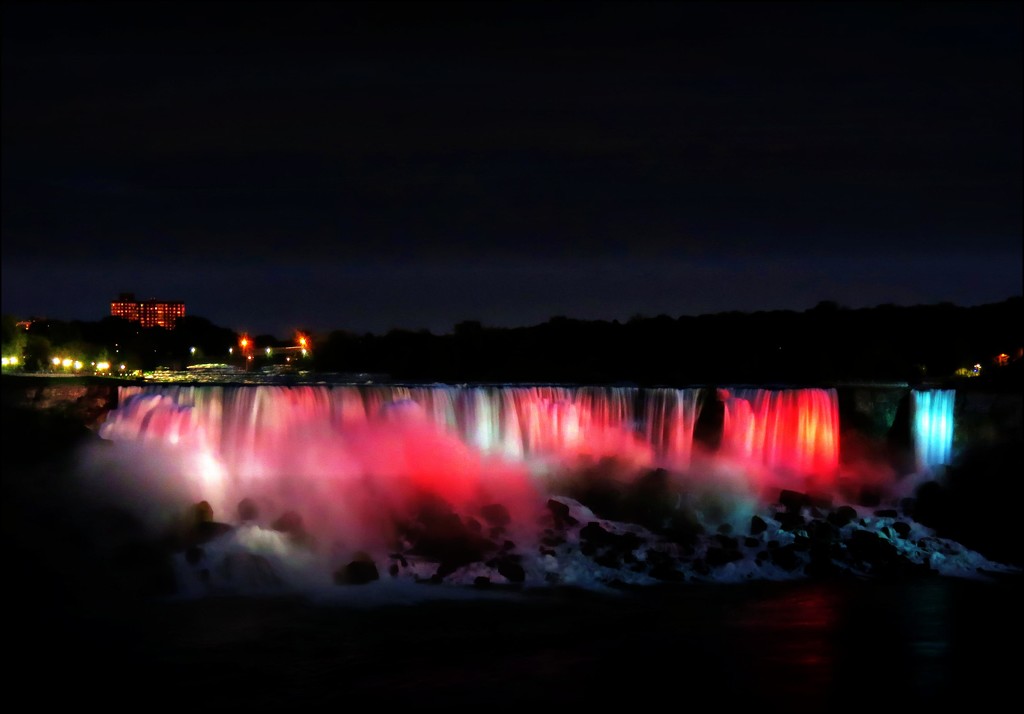 The American Falls by olivetreeann