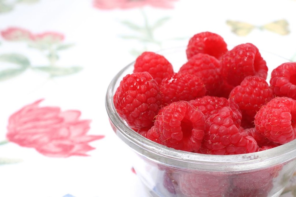 Raspberries by whiteswan