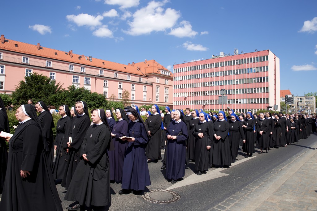 Nuns in the Corpus Christi Parade by jyokota