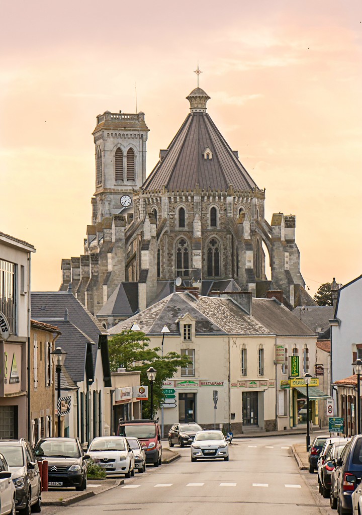 L’ Église Saint-Benoît d’ Aizenay - exterior view by vignouse