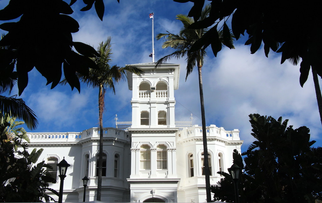 Government House by terryliv