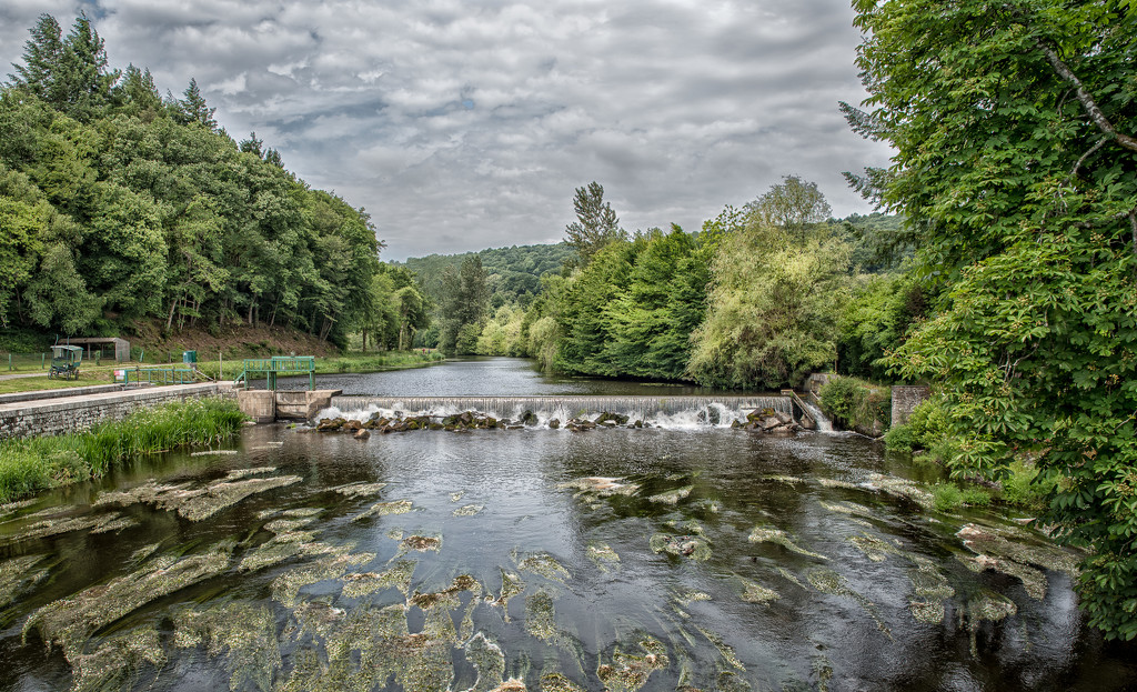 Weir & Lock on the River Blavet by vignouse