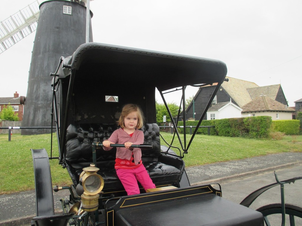 Holsman 1907 with granddaughter in driving seat by g3xbm