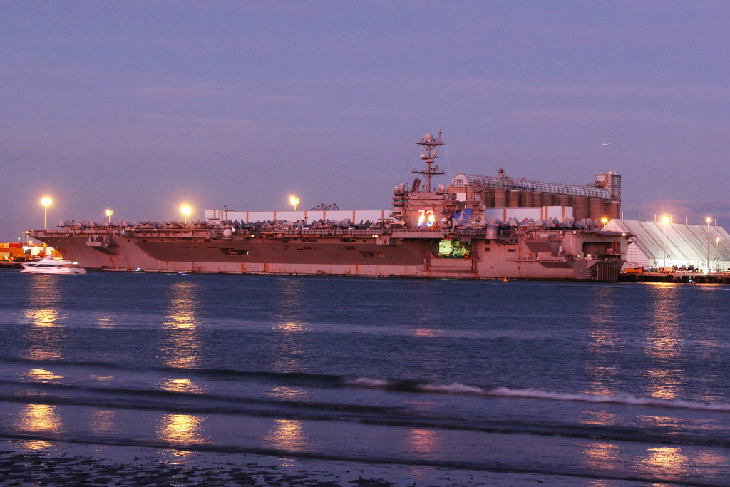 USS George Washington by terryliv