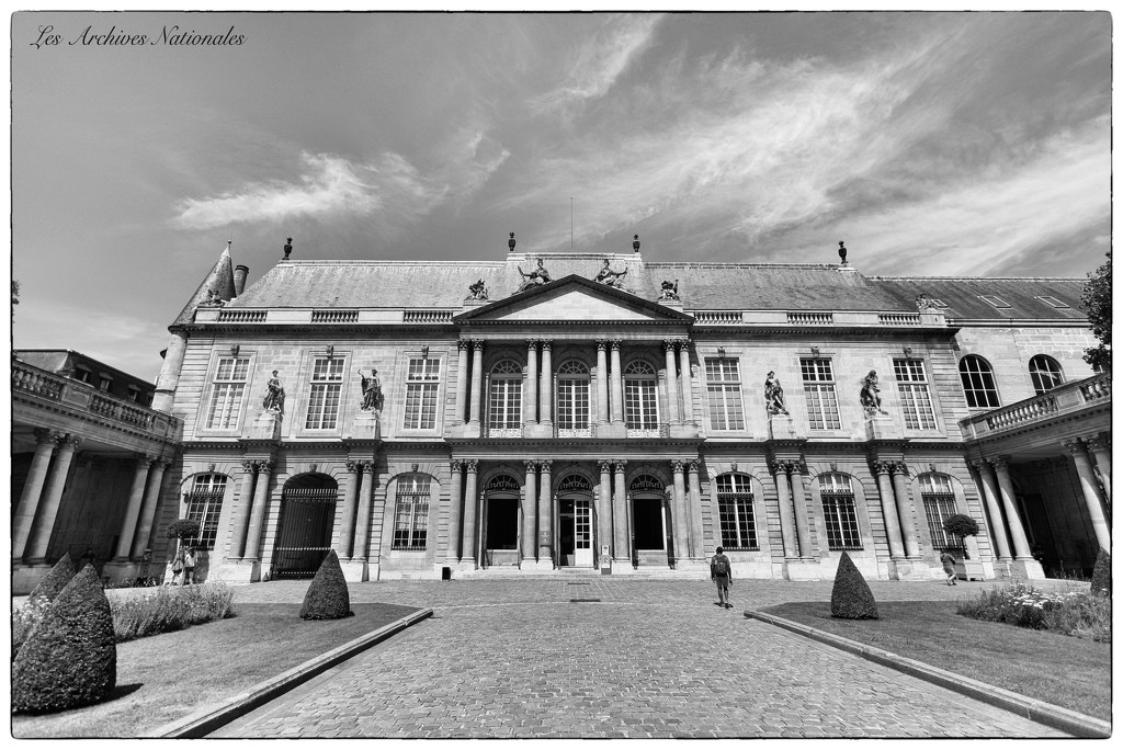 Les Archives Nationales by jamibann