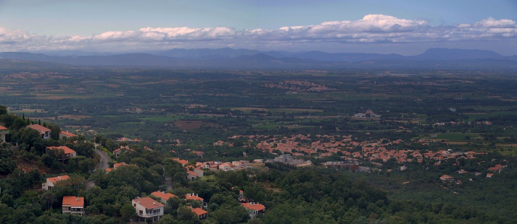 Rousillon panorama by laroque