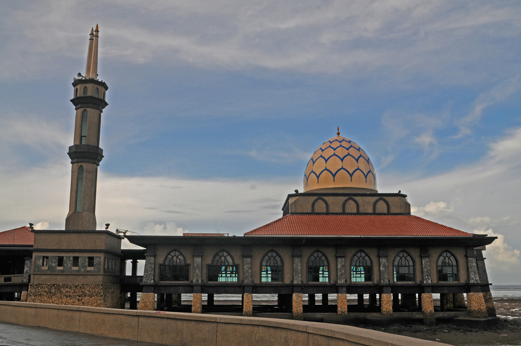 twin spires Kualia Perlis mosque by ianjb21