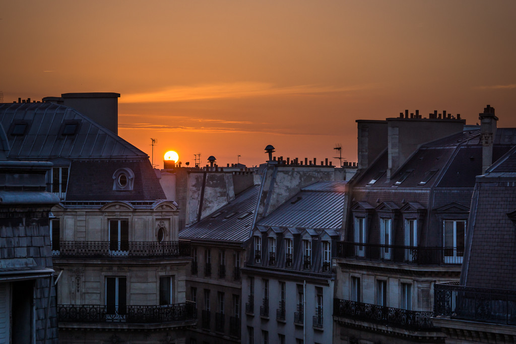 Parisian sunrise by bella_ss