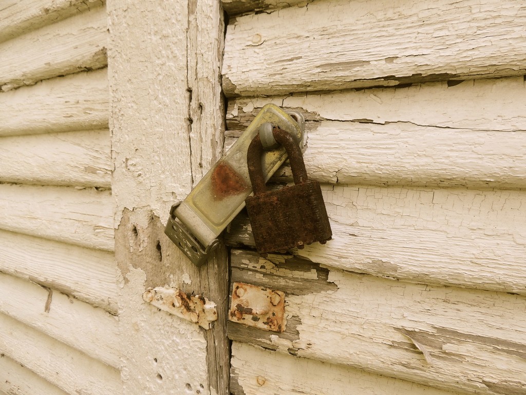 Rusty Lock by allie912