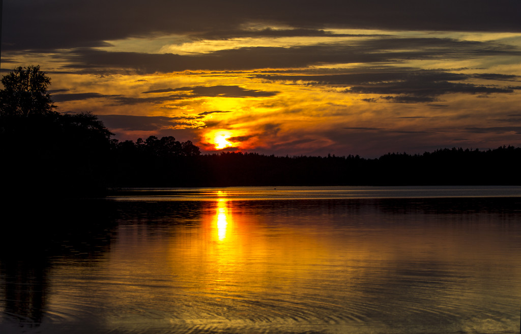 Sunset at Parvin Lake by hjbenson