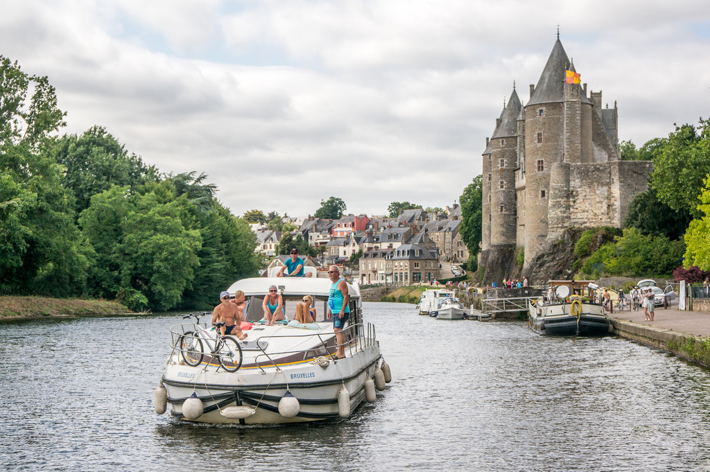 A Year of Days: Day 194 - Josselin: Return Visit by vignouse