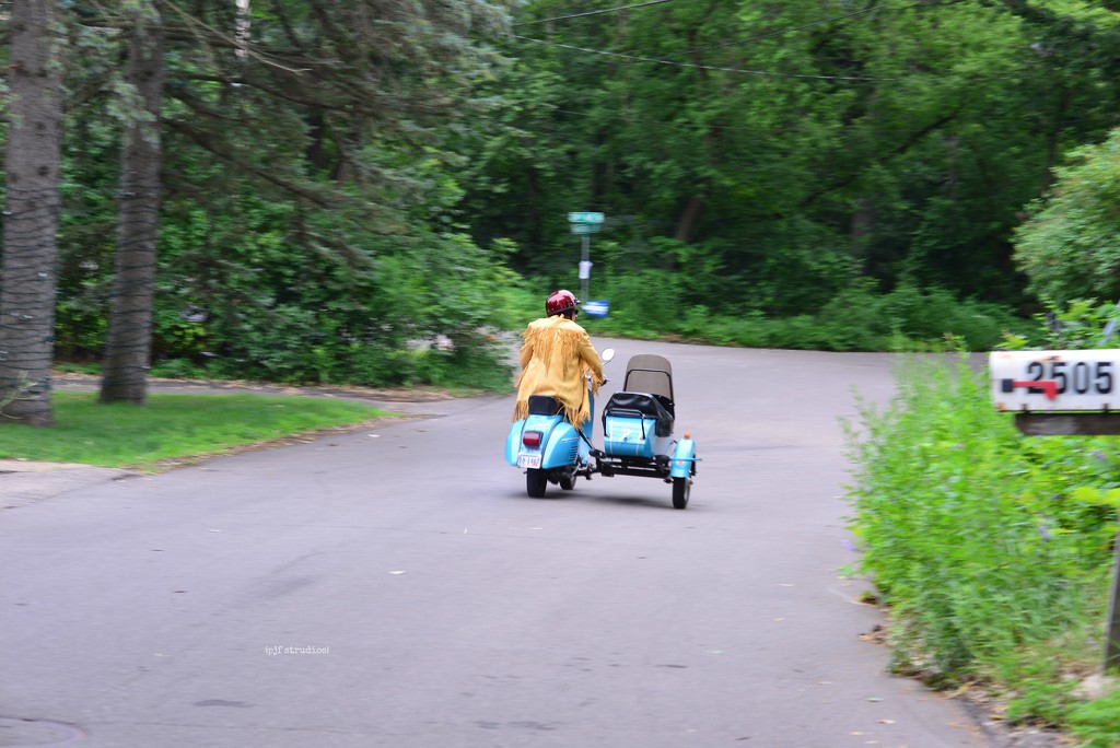 vespa... by earthbeone