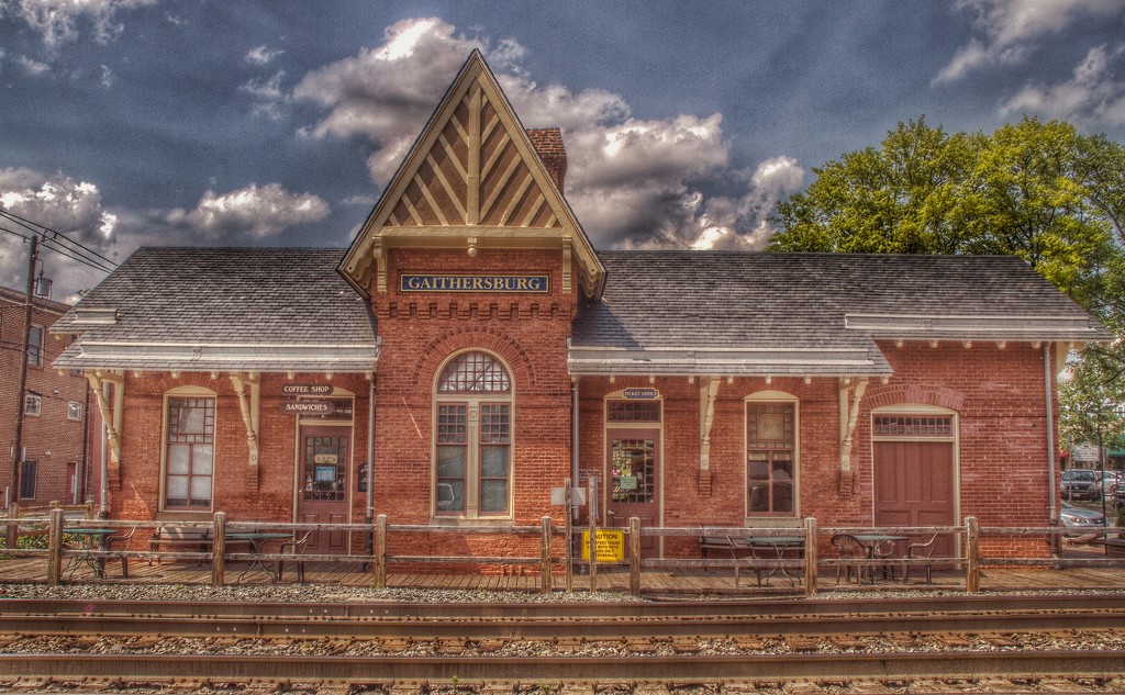 Gaithersburg Train Station by sbolden