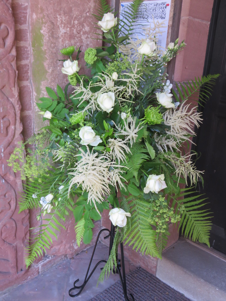 Wedding flowers by countrylassie