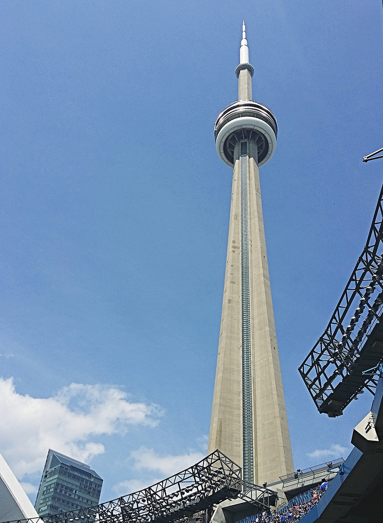 CN Tower Toronto by gardencat