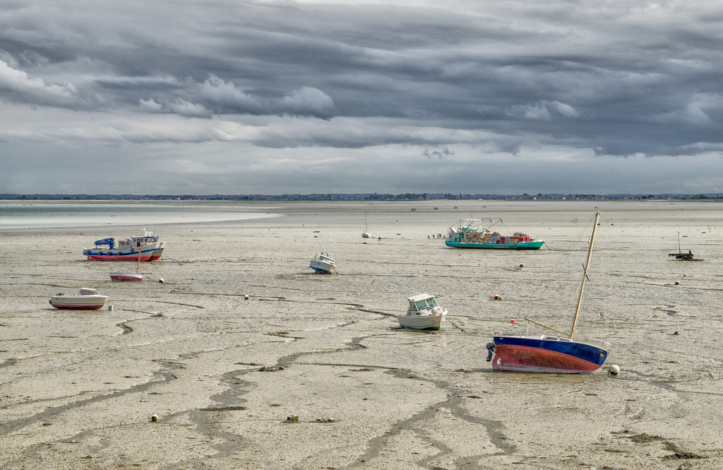 Cancale Bay at Low Tide by vignouse