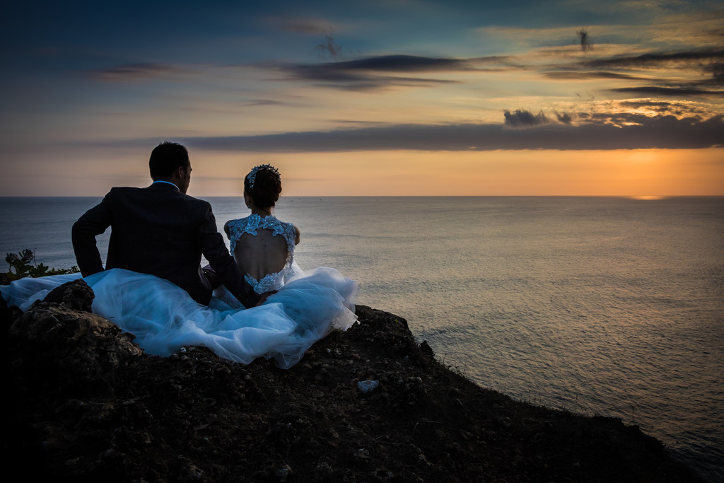 Love at the Uluwatu Cliffs -- Bali Series by darylo