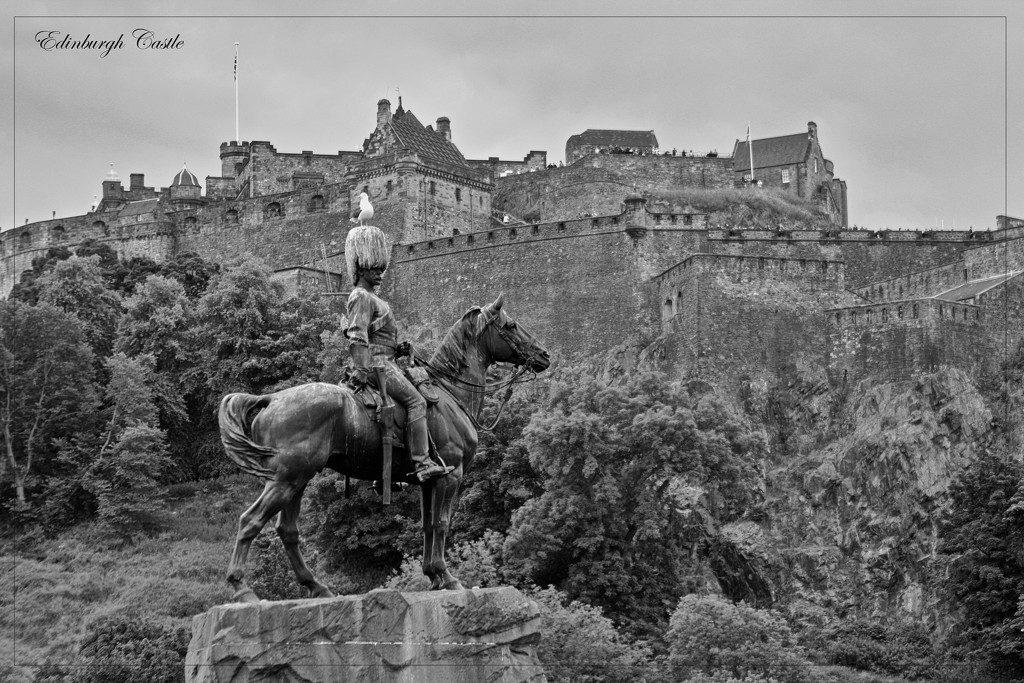 Edinburgh Castle by jamibann