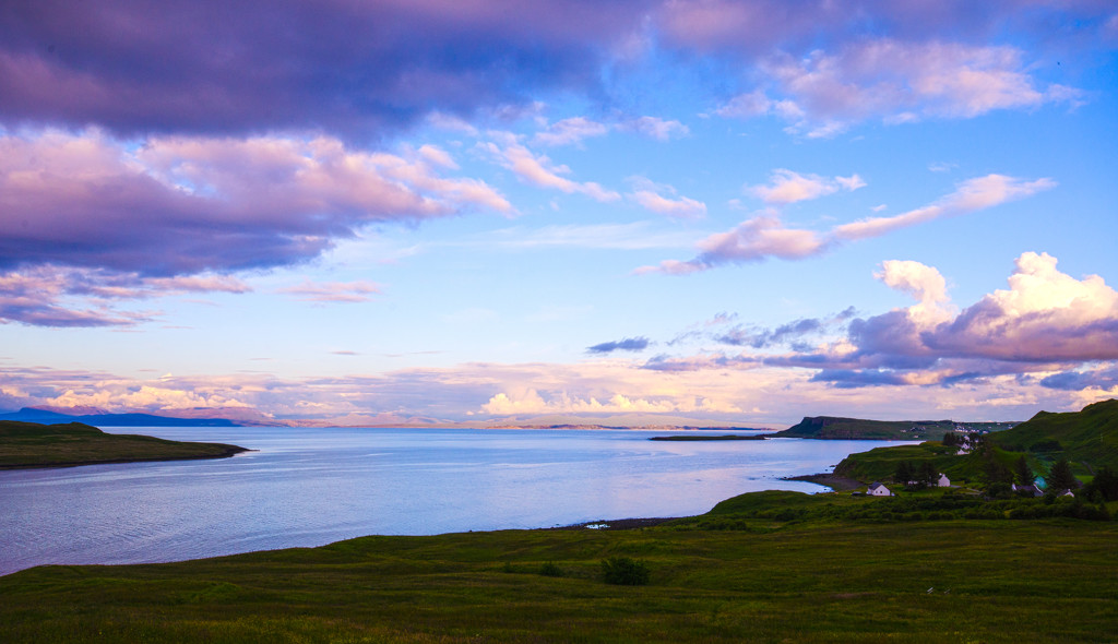 The bay at Flodigarry, Isle of Skye by manek43509