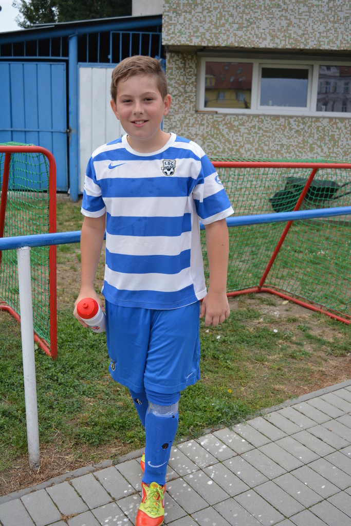 Goalkeeper became defender by pavlina