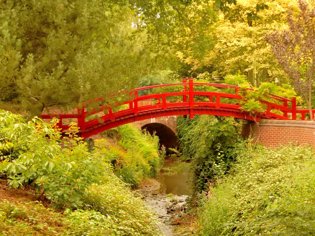 Red bridge... by snowy