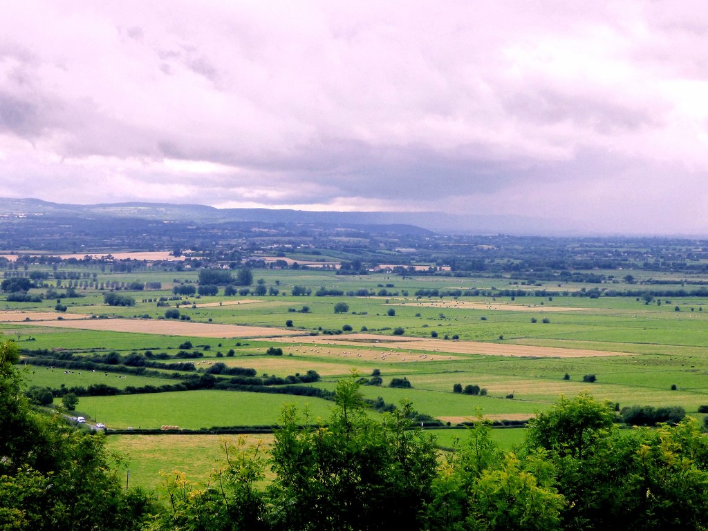Storm brewing over the Somerset Levels by julienne1