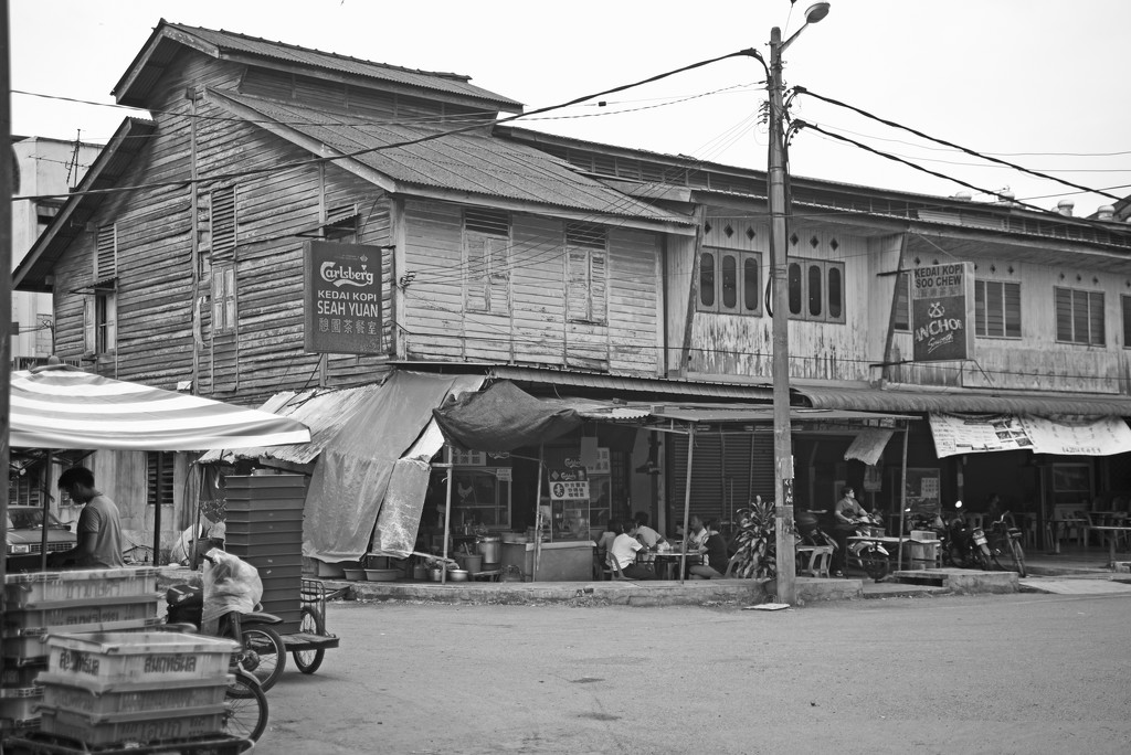 Quiet Street corner Sepatang by ianjb21