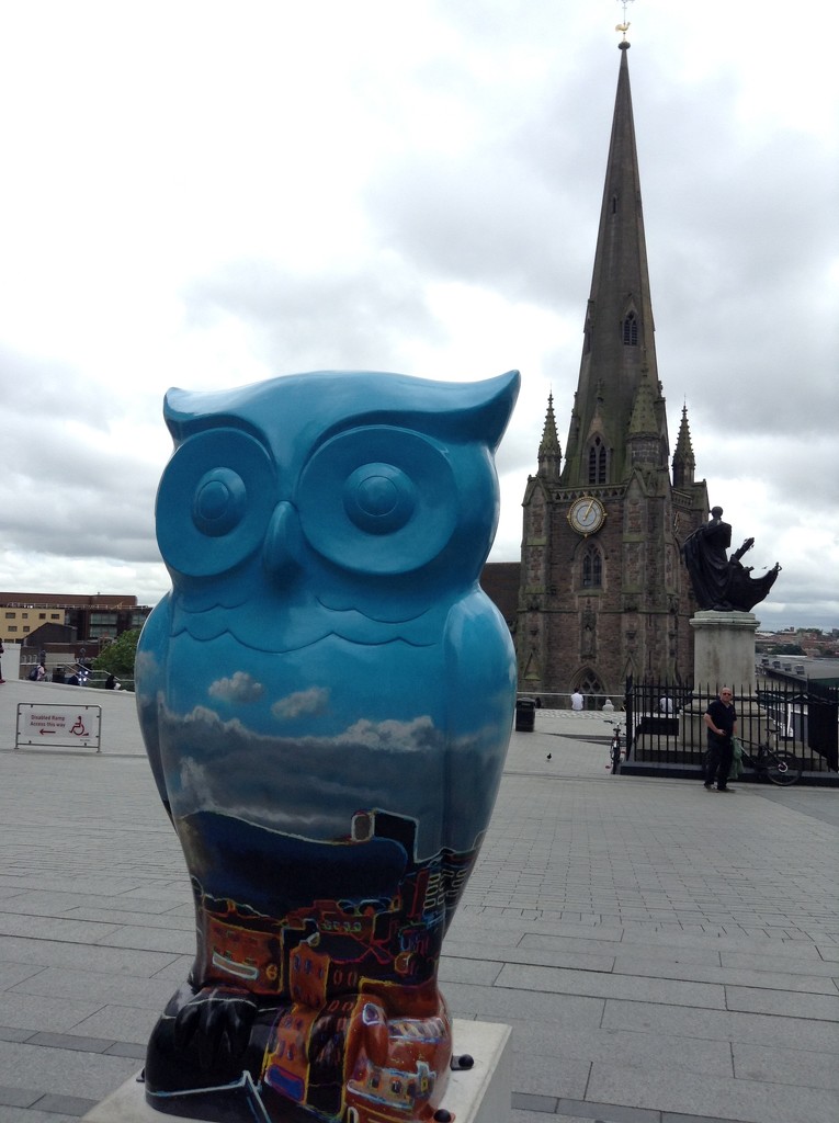 Owl in Birmingham by bizziebeeme