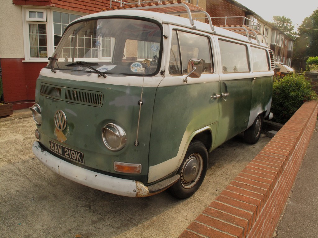 VW Van by davemockford