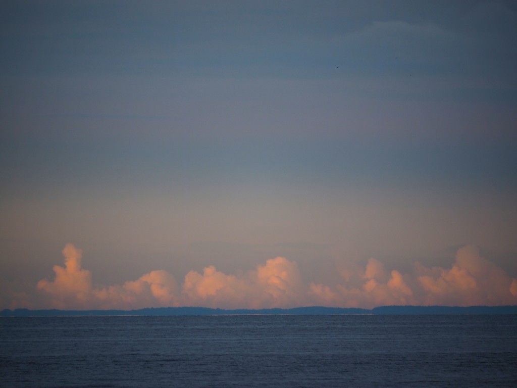 Clouds on the Horizon by selkie