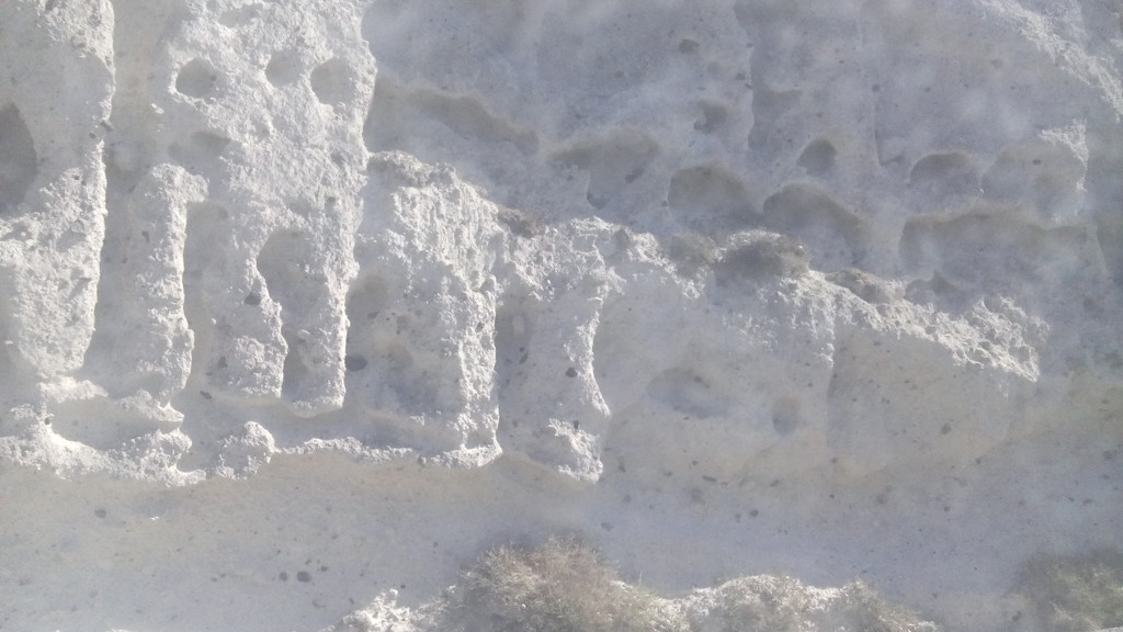 Το σαθρό χώμα της Σαντορίνης by nefeli