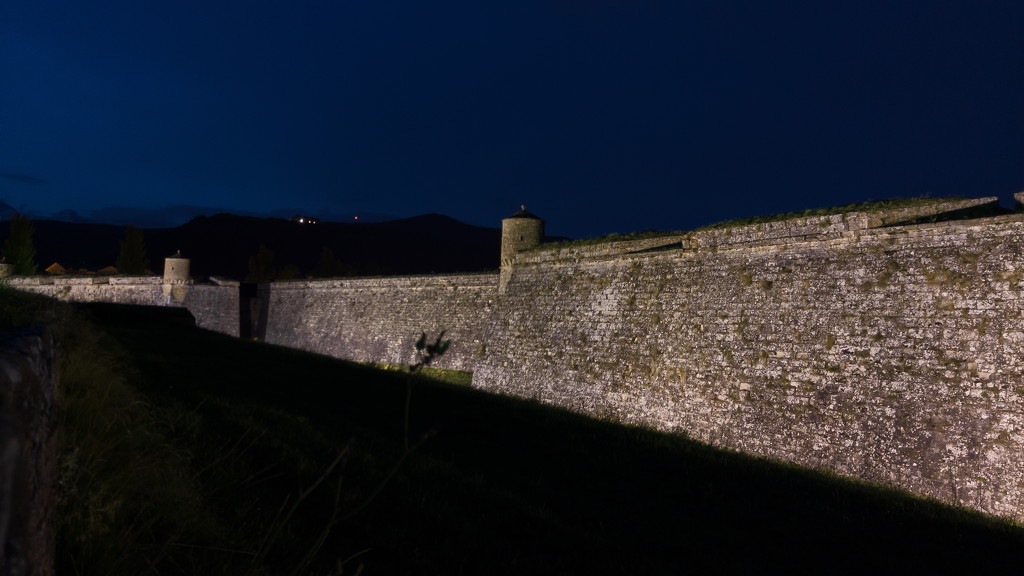 The citadel by night by petaqui