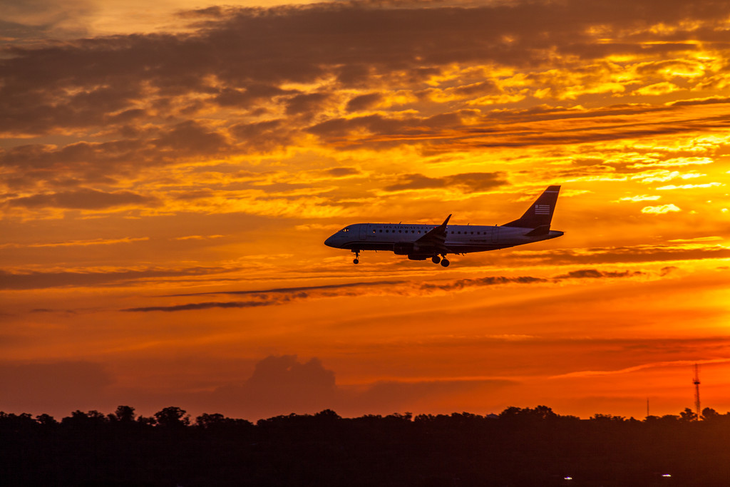 Sunrise Landing at DCA by jbritt