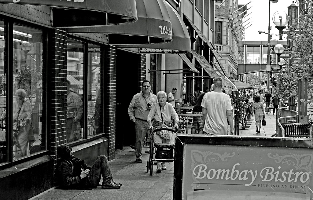 People Nicollet Mall by tosee