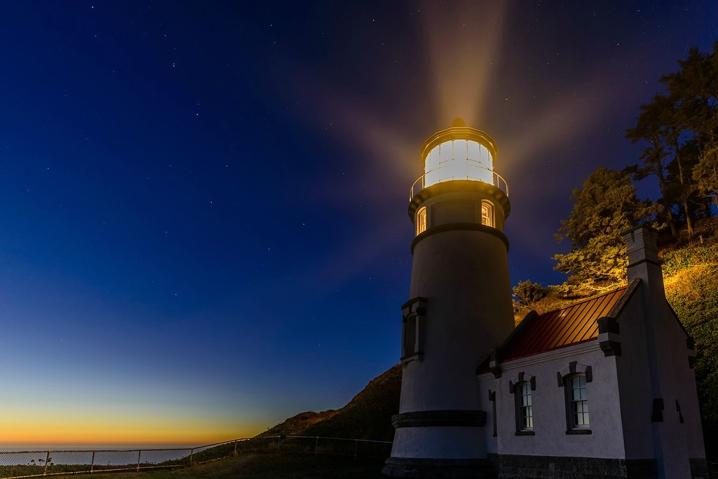 Lighthouse rays by jgpittenger