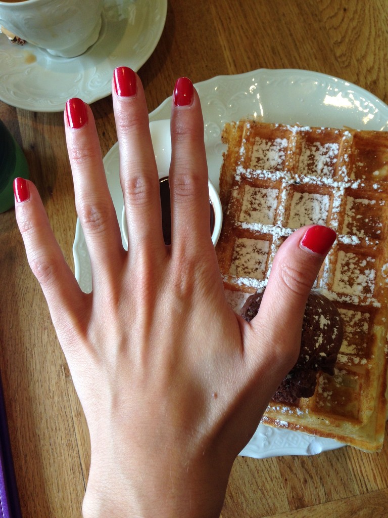 Waffle Hand by bilbaroo