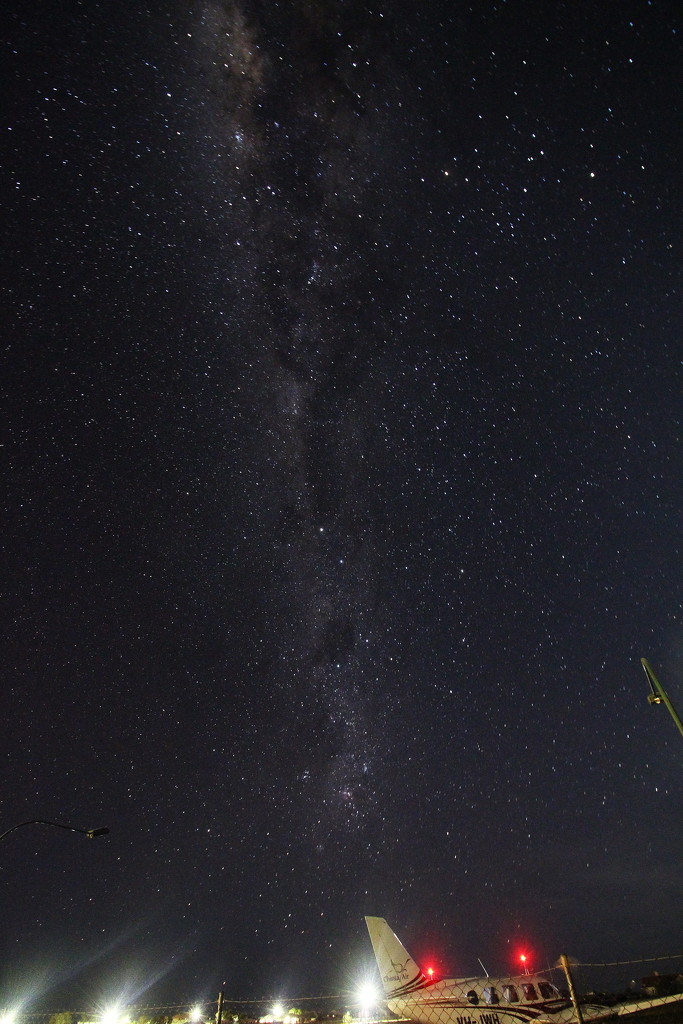 Milky Way Over Birdsville by terryliv