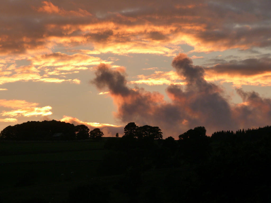 Strange clouds by shirleybankfarm