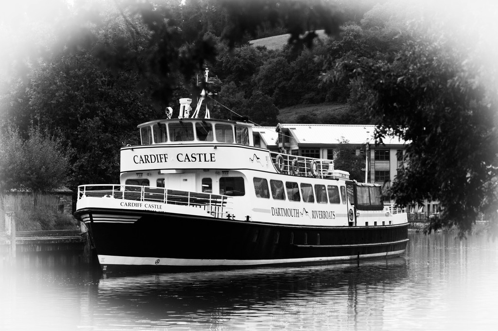 The Cardiff Castle at Totnes quayside..... by susie1205