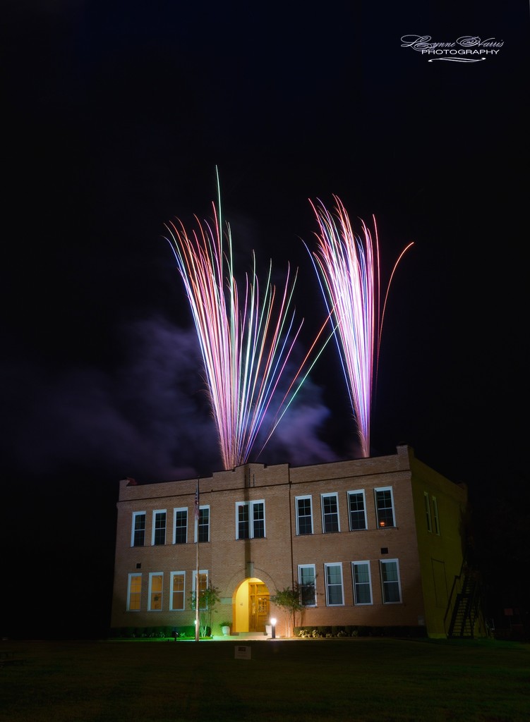 Theatrical Fireworks by lynne5477