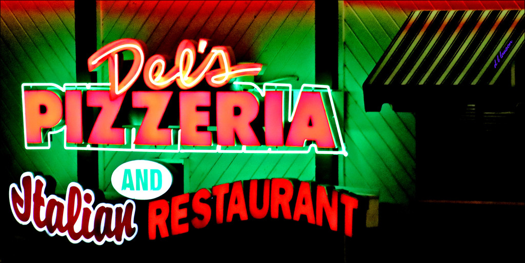 Del's Pizzeria by flygirl