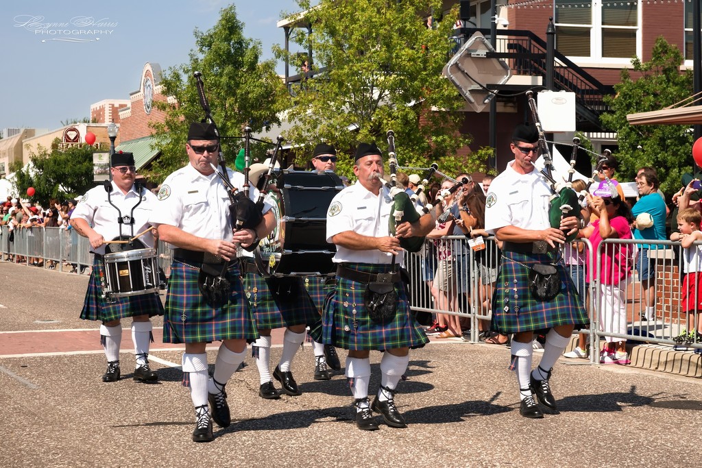 The Pipers by lynne5477